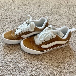 Vans Knu Skool Suede Shoe in Brown Size 8